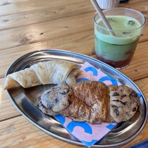 Crookie, Schinkengipfeli & Strawberry Matcha  at Bakery Bakery - Basel SBB in Basel