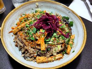 Vegan wok with tofu at Petit Voyage  in Toulouse