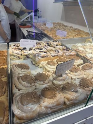 Vegan blueberry in the back. This one is always delicious   at Cinnamood in Oberhausen