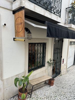 Open 1000!  at Pequeno Café e Bistrô - Príncipe Real in Lisbon