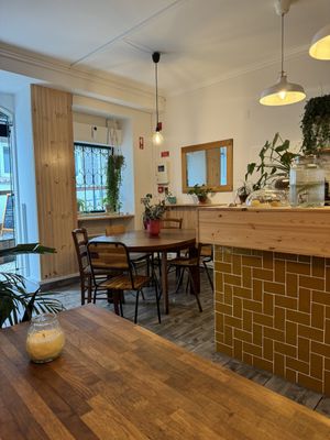 Seating   at Pequeno Café e Bistrô - Príncipe Real in Lisbon