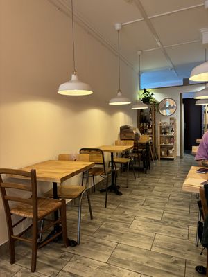 More seating   at Pequeno Café e Bistrô - Príncipe Real in Lisbon