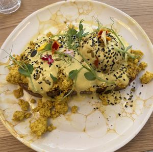 Vegan Benedict   at Pequeno Café e Bistrô - Príncipe Real in Lisbon