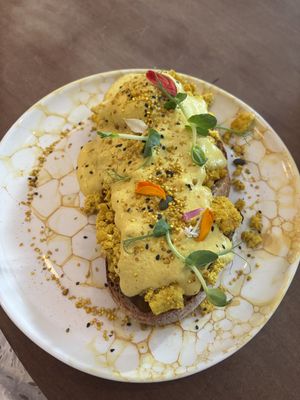 Eggs Benedict  at Pequeno Café e Bistrô - Príncipe Real in Lisbon