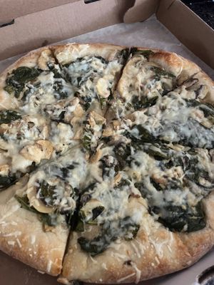 Napoli Pizza - Mushrooms, spinach, garlic, ricotta & vegan cheese ($15, 12”) 🍕 at Bella Napoli  in Copiague