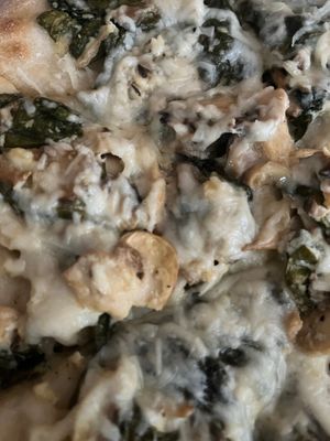 Napoli Pizza - Mushrooms, spinach, garlic, ricotta & vegan cheese ($15, 12”) 🍕 at Bella Napoli  in Copiague