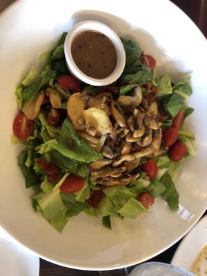 Baby spinach salad without spinach with lettuce instead and no vegan cheese   at Bella Napoli  in Copiague