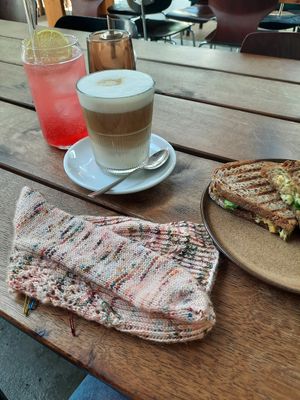 Hummus Bread at Edel. in Duisburg
