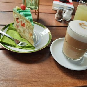 Rhabarber Cake at Edel. in Duisburg