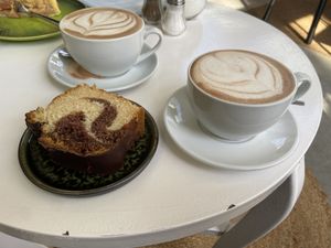 Marble cake and hot chocolate   at Edel. in Duisburg
