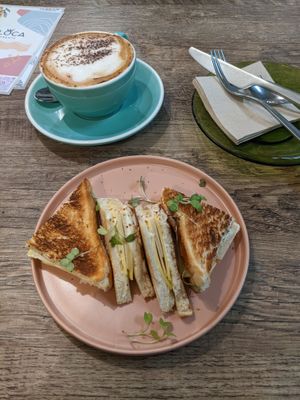 ham and cheese toast at La Loca de Enfrente in Madrid