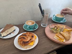 breakfast at La Loca de Enfrente in Madrid