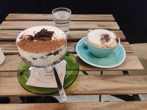 Black forest and capuchino at La Loca de Enfrente in Madrid