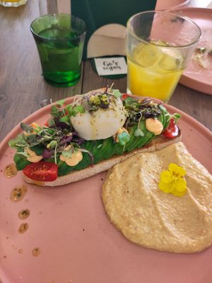 Tosta de "huevo" at La Loca de Enfrente in Madrid
