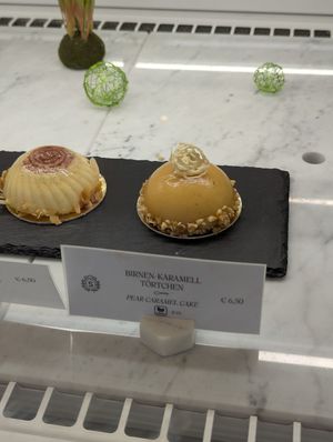 Veganes Törtchen at Cafe Sacher in Salzburg