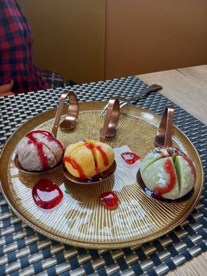 Mochi gelato vegan at Bar Ristorante Sushi Aria d'Oriente in Brunico