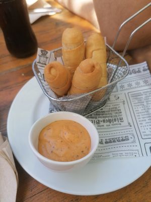 Vegan tequeños (salsa cajún/chimichurri) at Daltonic in Palafrugell