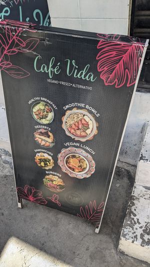  at Café Vida in La Paz