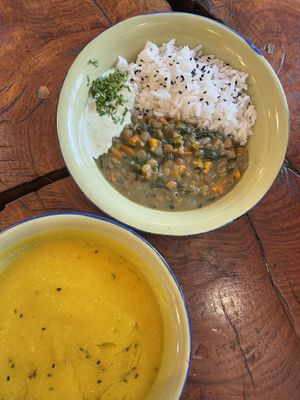 Pumpkin soup (wasn’t very nice) and dal with rice for main (better!)  at Café Vida in La Paz