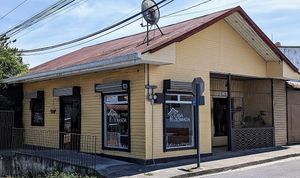From the outside  at Casa Tomada in Cartago