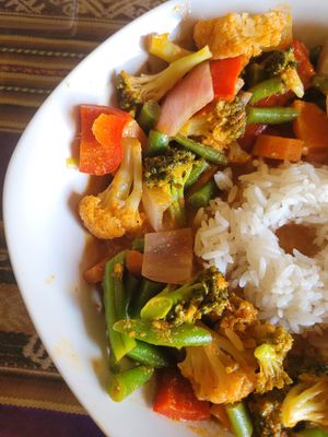 spicy Thai Curry at La Casa de Bamboo in Huacachina