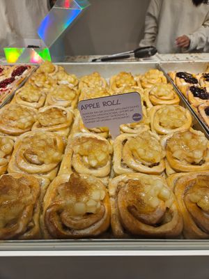 Apple Roll #Veganuary at Cinnamood in Trier