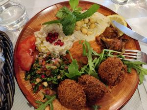 Vegan Mezze plate at Beitna in Vincennes