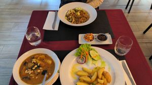 Yellow Curry and Pad Thai at Spice Curry in Funchal