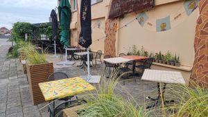 outdoor seating  at Zus en Zo in Bocholt