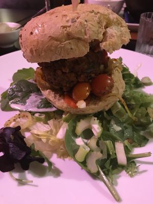 Vegan burger at Zus en Zo in Bocholt