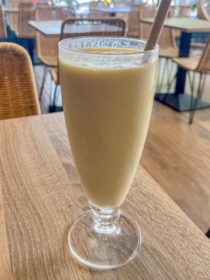 Tropical smoothie   at Natur Poke - Inca in Mallorca