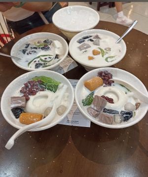  at Tiệm Chè Xíu - RIN gelato in Hoi An