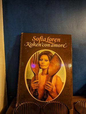 All hail Sofia 🙌🏻😂 at Faire Tapas & Wine in Barcelona