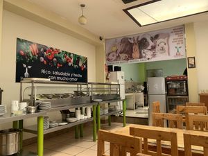 Interior with the buffet at Reencuentro con la Naturaleza in La Paz