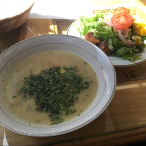 soup and salad of the day at Reencuentro con la Naturaleza in La Paz