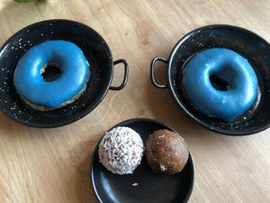 Raw doughnut and energy balls! at superplanty in Zagreb