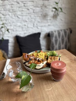 Red velved latte  at superplanty in Zagreb