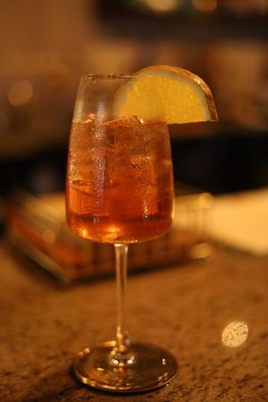Aperitivo spritz with alcohol-free alcohol at Aliado Bar & Aperitivo in San Juan
