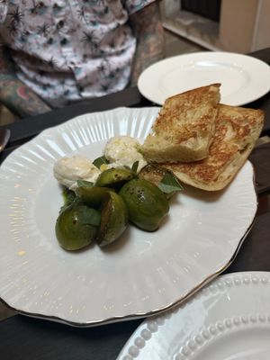 Caprese   at Aliado Bar & Aperitivo in San Juan