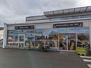 Von auße at Bäckerei Konditorei Café Plank in Feucht