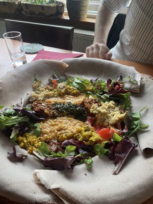 Vegetarian combination without cheese is vegan   at Semhar in Amsterdam