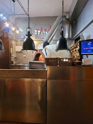 Tân Woodfired Pizza Inside at Tân Woodfired Pizza in Caernarfon