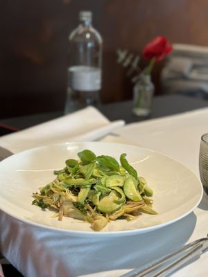 Insalata di carciofi locali, spinacino e avocado locale  at Marixx in Ventimiglia