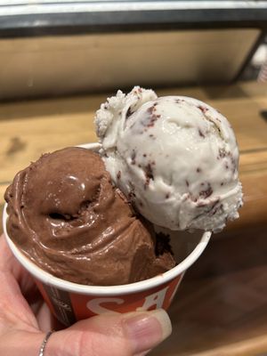 Tried the monthly vegan flavor - chocolate olive oil with sourdough hunks - it was alright. So split scoop with the classic vegan freckled mint.   at Salt & Straw in Roseville