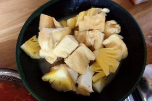 Pineapple tofu at Tiệm trà Lê La - Le La Vegan in Cao Bang