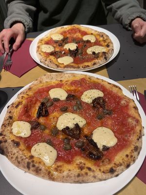 The Vegan Zenzera pizza (one of the 8 on the menu)   at Lestro Pizza Restaurant in Brescia