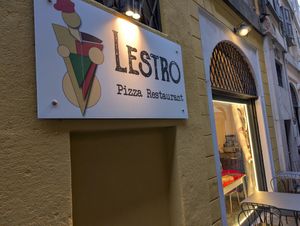 La nuova facciata di Lestro at Lestro Pizza Restaurant in Brescia