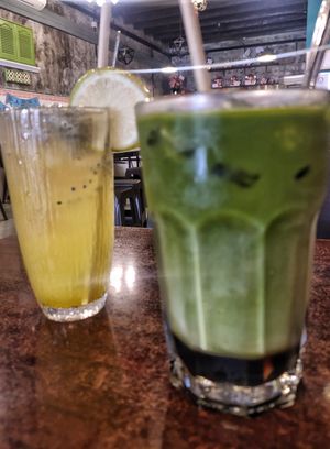 Signature lime aiyu and Thai 3 colour tea, both were good at Big Veggie - 马来西亚大蔬無界 in Kuching