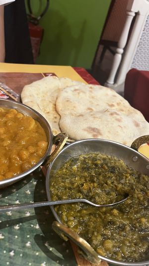 Curry and Naan at Krishna Bhavan - 5eme in Paris