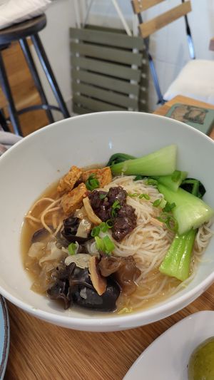 Vegan rice noodle soup at Da Mai in Cologne